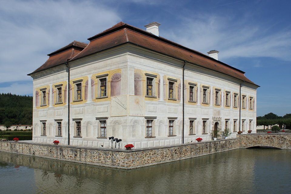 Kratochvíle Chateau