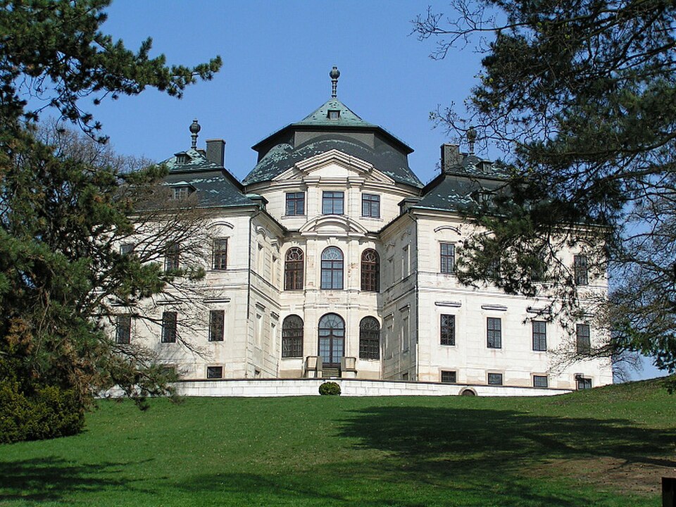 Karlova Koruna Castle